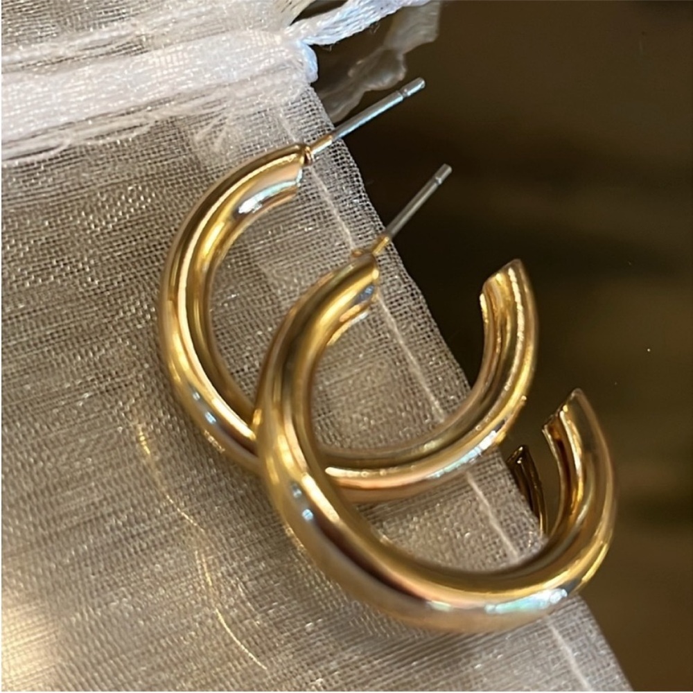 Medium Gold Tube Hoop Earrings 3/4th inch
